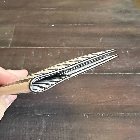 Henri Bendel Centennial Stripe passport cover - Picture 5 of 6